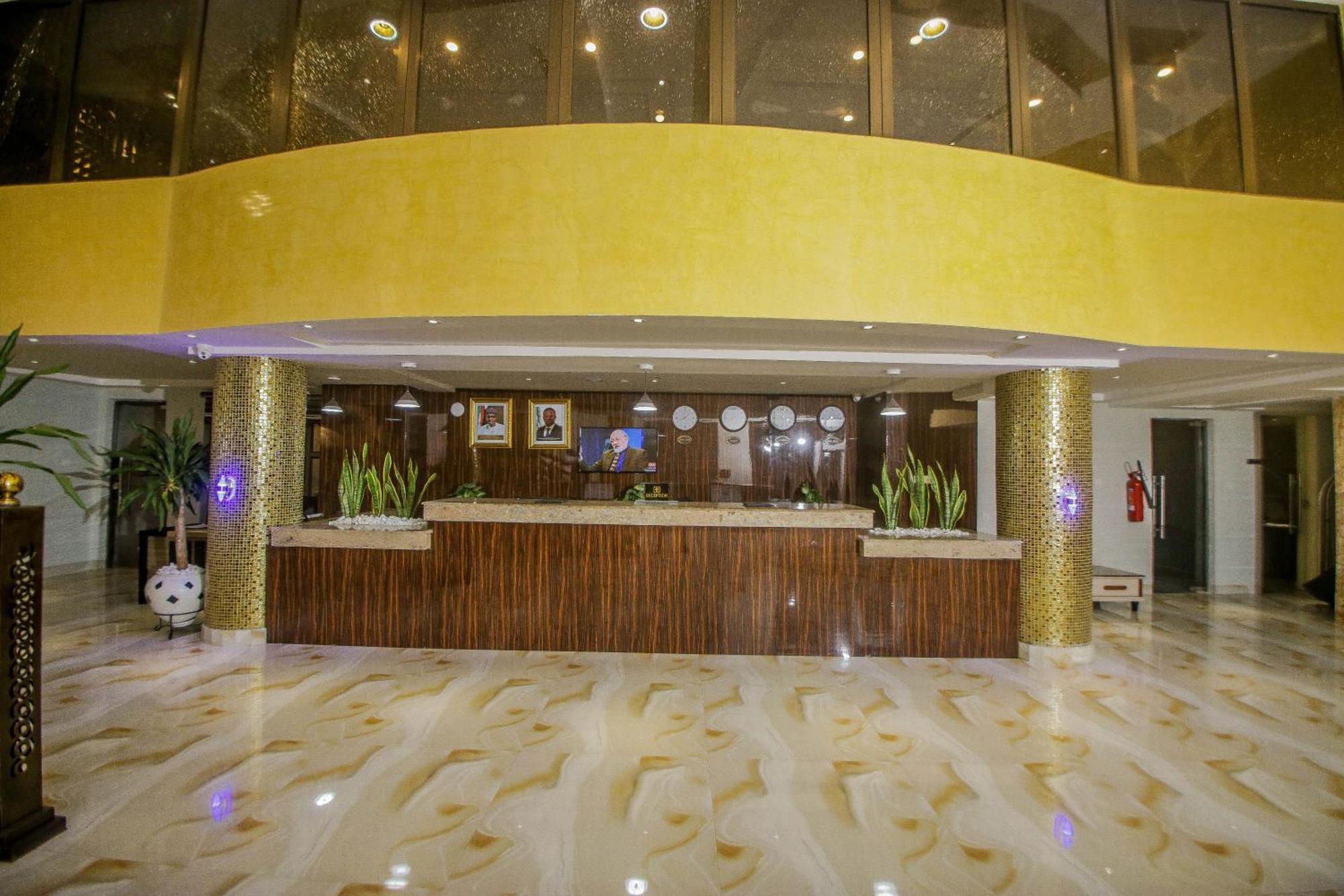 Perfecto La Villa Hotel And Suites Lagos Exterior photo