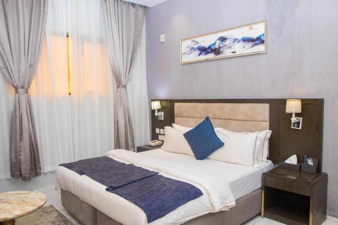 Perfecto La Villa Hotel And Suites Lagos Exterior photo