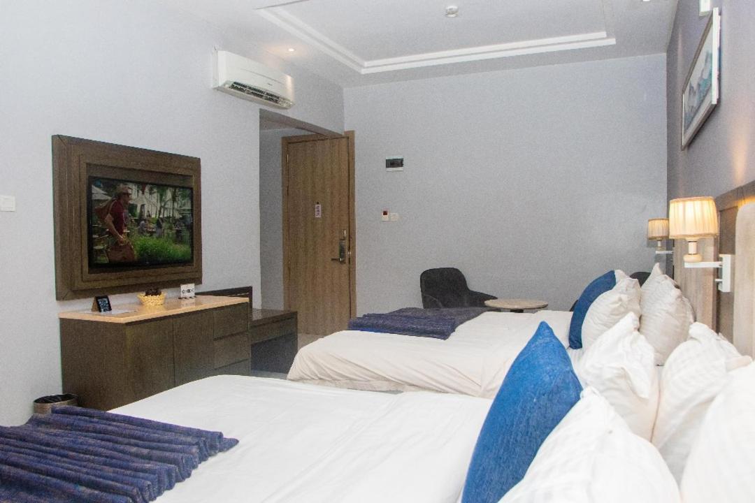 Perfecto La Villa Hotel And Suites Lagos Exterior photo